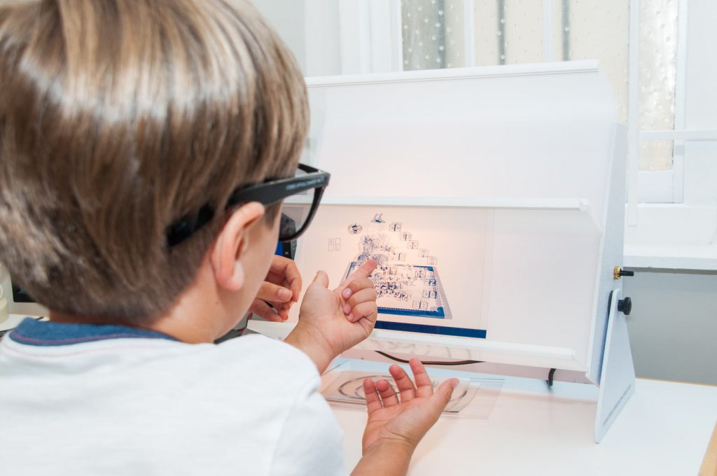 Manfaat Vision Therapy dan Masalah Penglihatan yang Dapat Diperbaiki Dengan Vision Therapy