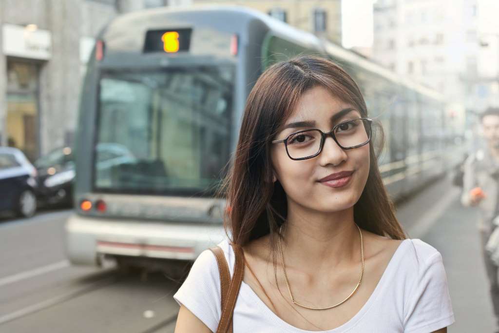 Cara Mudah Mengetahui Punya Mata Silinder Atau Tidak