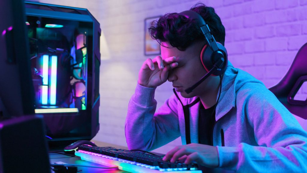 Mata Lelah Akibat Main Game, Cara Mengobatinya?