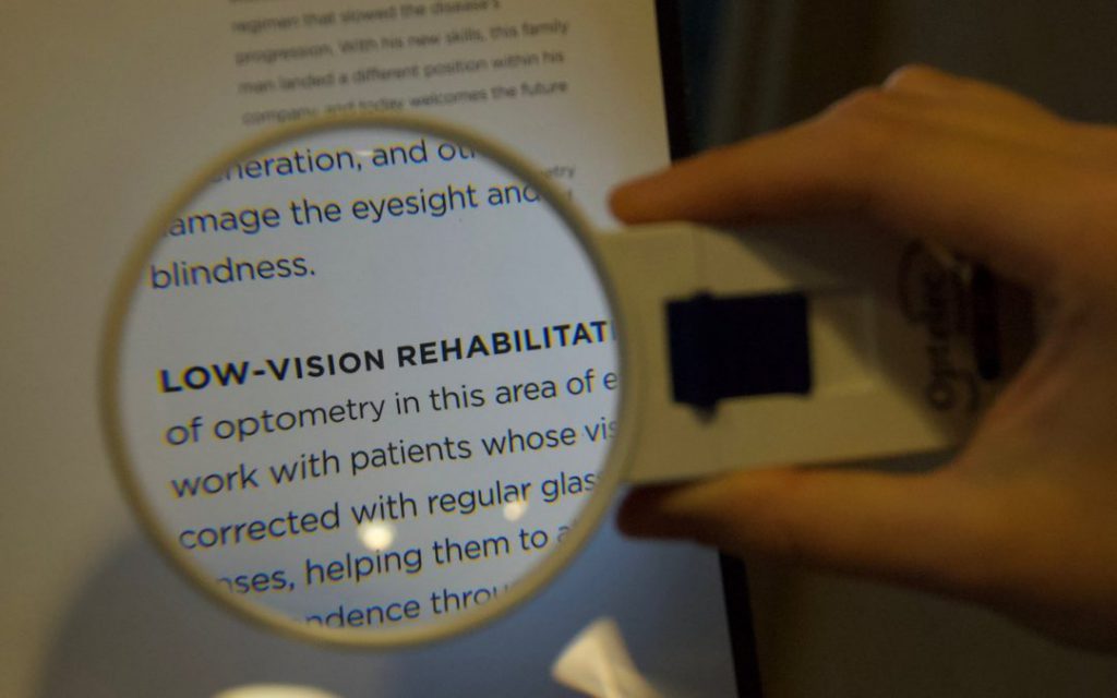 Kenali Apa Itu Low Vision dan Pengobatannya Secara Efektif