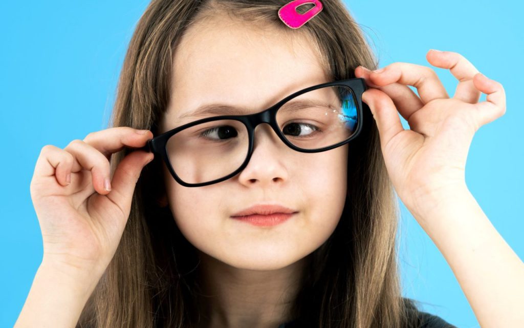 Ketahui Masalah Ketidaksejajaran Mata (Strabismus) dan Perawatannya