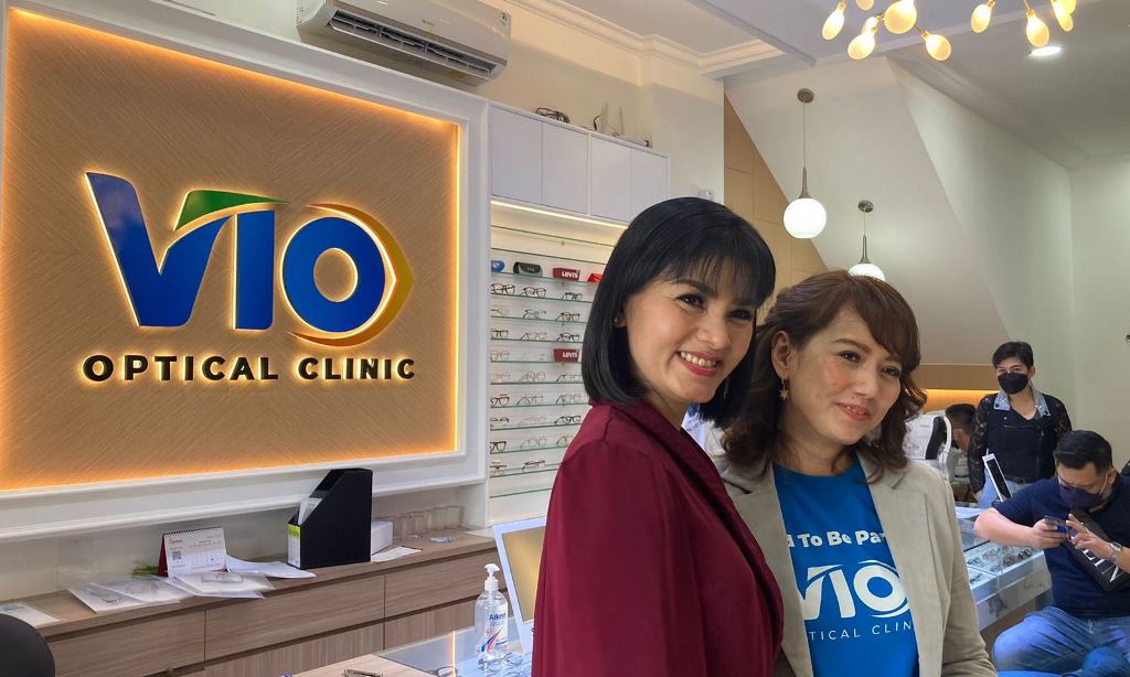 Grand Opening VIO Optical Clinic Bandung Bagi-Bagi Pemeriksaan Mata Gratis untuk Warga Bandung