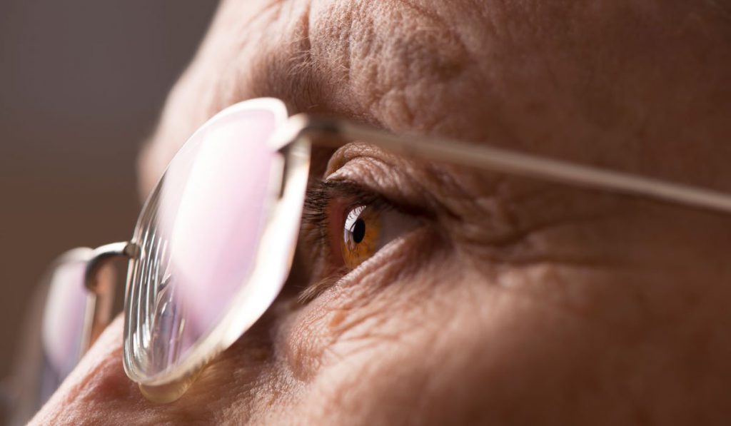 Pentingnya Manajemen Low Vision untuk Mencegah Anda Kehilangan Penglihatan