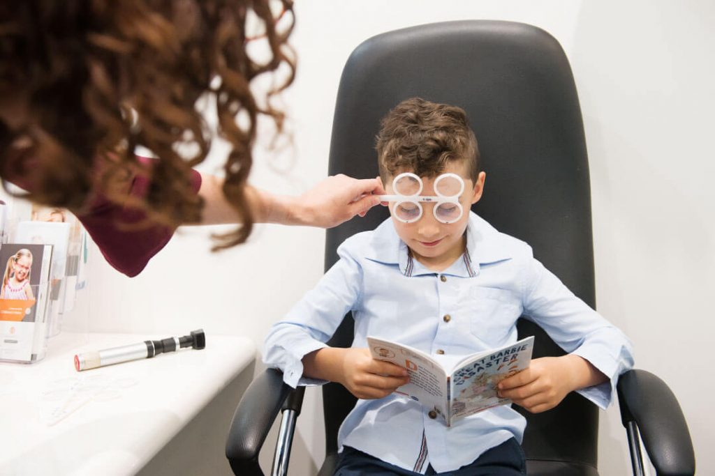 Vision Therapy: Mengatasi Gangguan Penglihatan dengan Pengobatan yang Paling Tepat