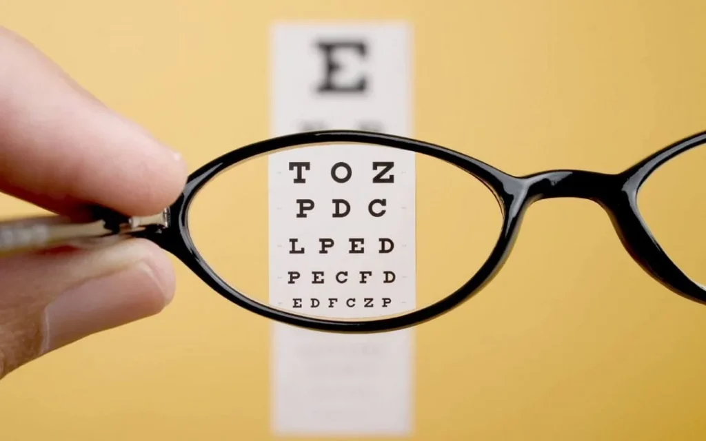 8 Tips Menjalani Hidup Lebih Mudah dengan Low Vision