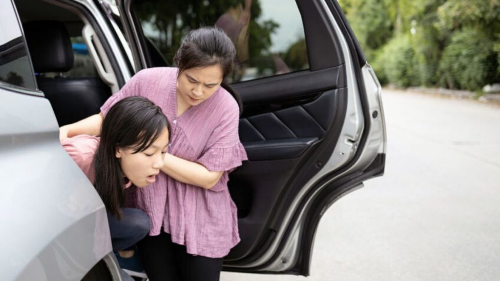 Apakah Gangguan Penglihatan Berpengaruh pada Mabuk Perjalanan?