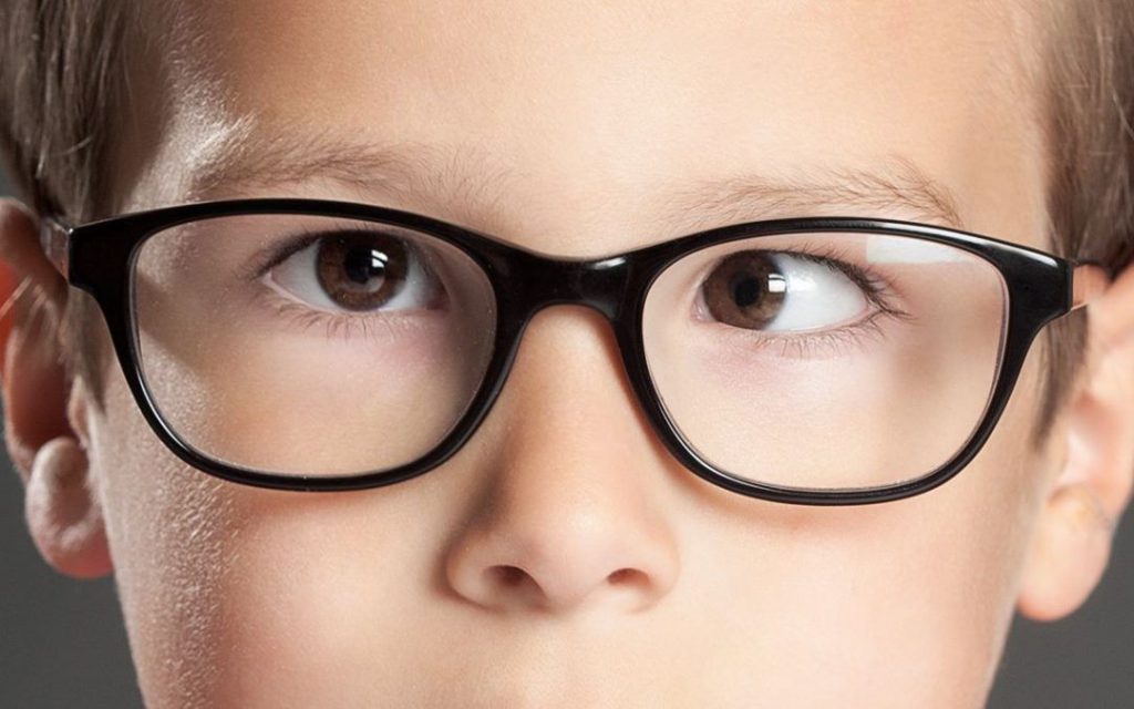 Benarkah Mata Juling Bisa Mengakibatkan Low Vision?