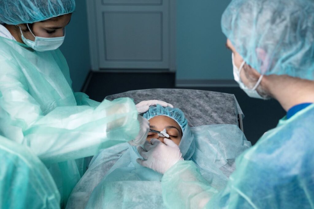 Risiko Besar Saat LASIK Lebih dari Sekali? Ortho-K Bisa Jadi Jawaban Penglihatan yang Lebih Baik