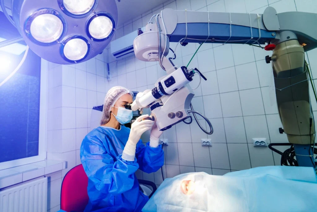 5 Risiko LASIK Paling Berbahaya: Dari Mata Kering hingga Dislokasi Flap