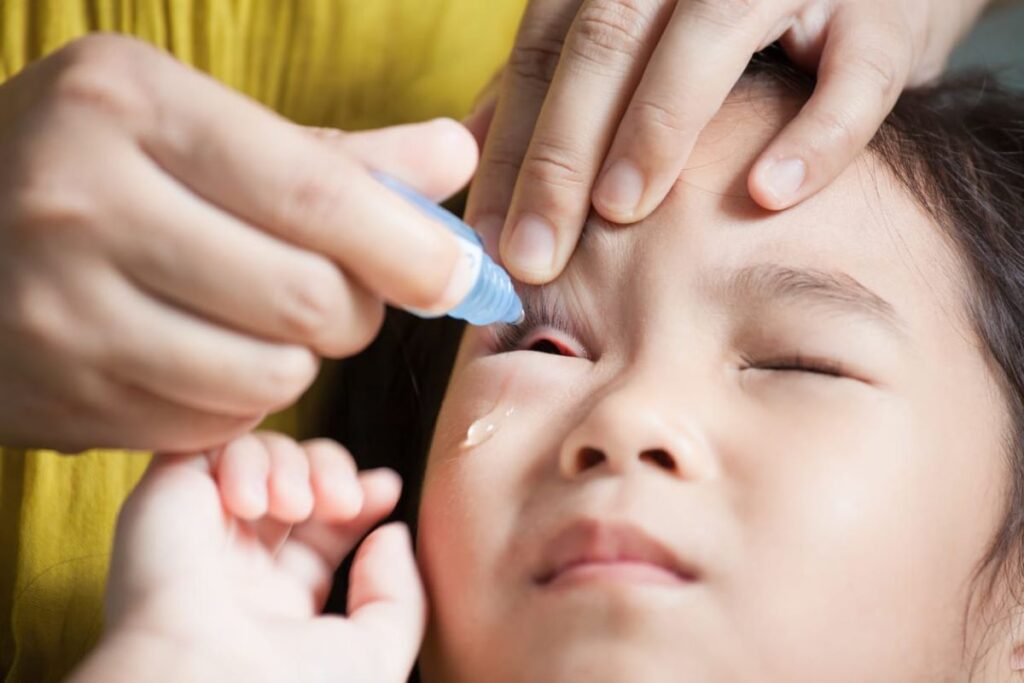 Bayi yang Sakit Mata Apa Saja Penyebabnya dan Bagaimana Cara Mengatasinya?