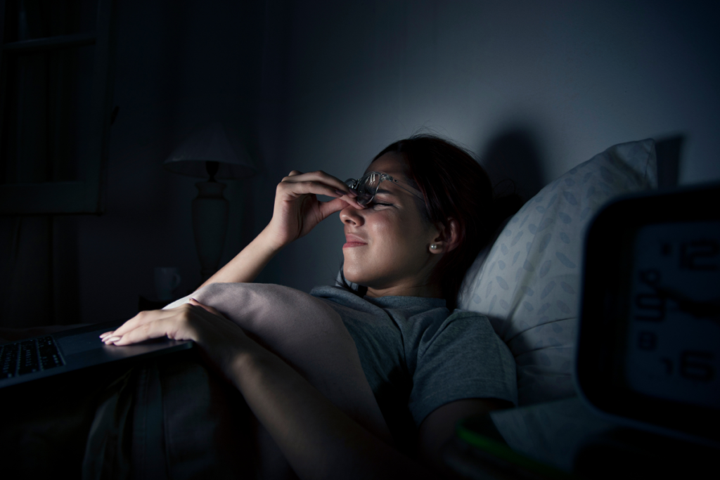 Mengapa Mata Terlihat Normal di Siang Hari Tapi Bermasalah Saat Malam Tiba?