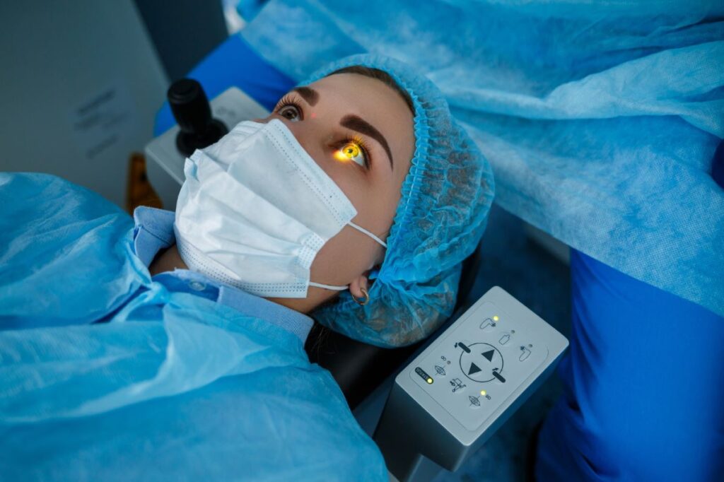 Efek Jangka Panjang LASIK: Apa yang Benar-Benar Terjadi Setelah Operasi Laser Mata?